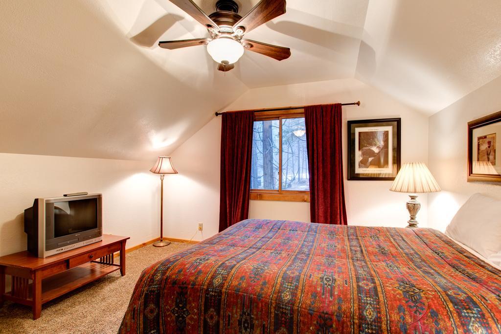 2N Big Pine Lodge Wawona Exterior photo