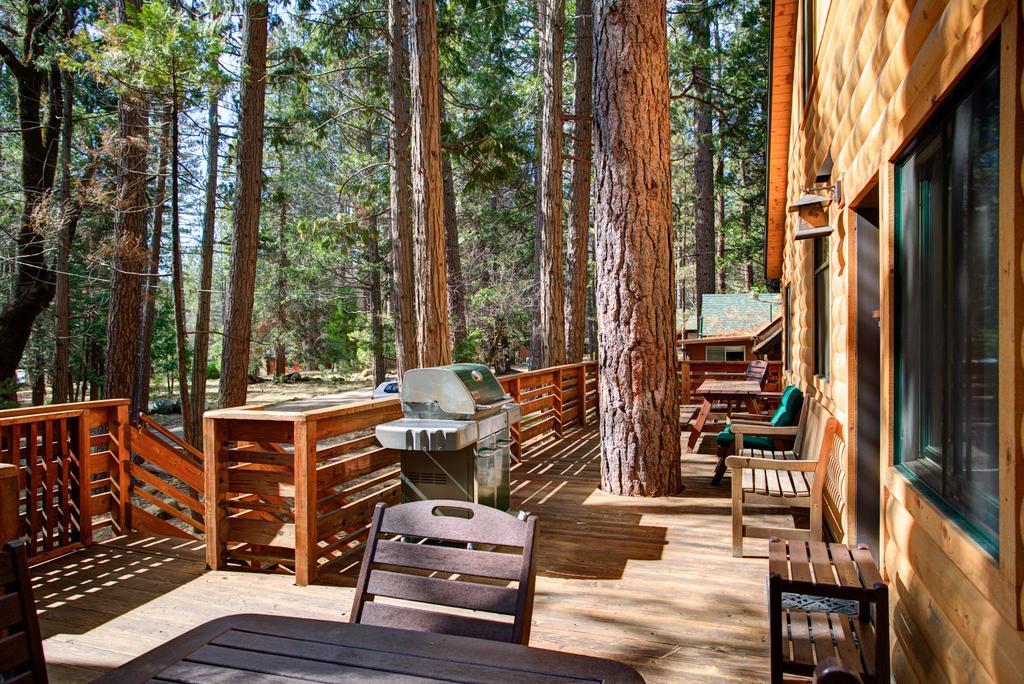 2N Big Pine Lodge Wawona Exterior photo