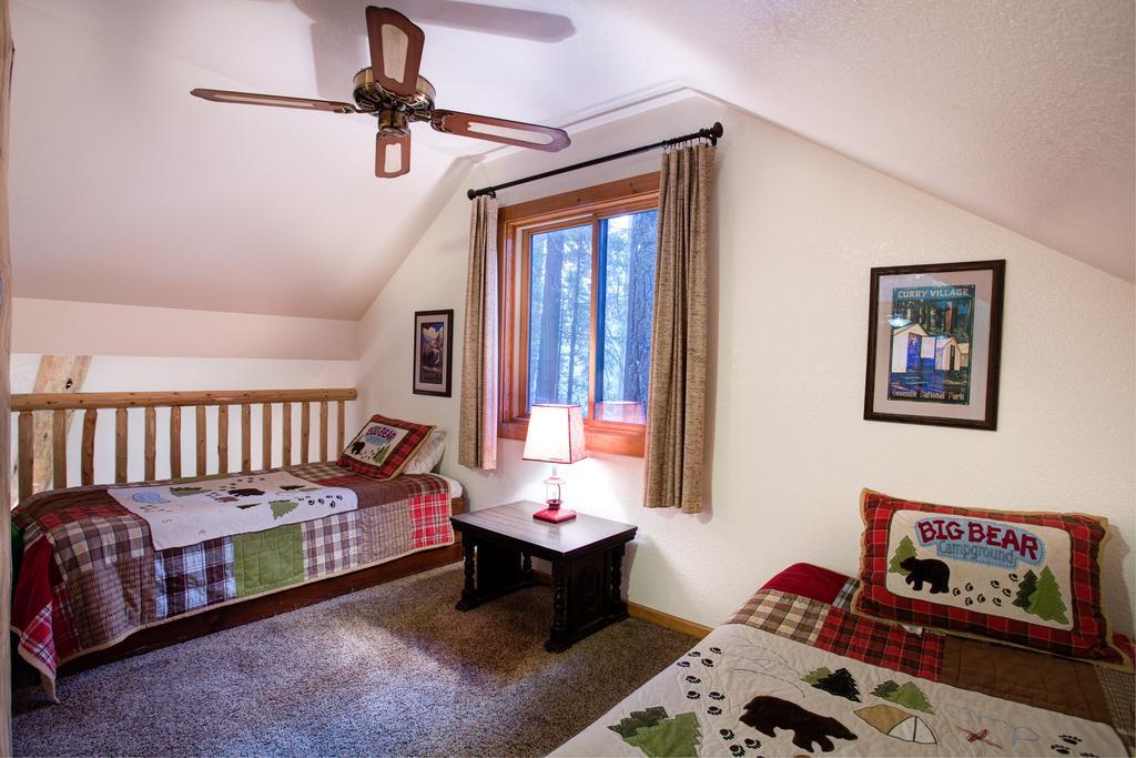 2N Big Pine Lodge Wawona Exterior photo