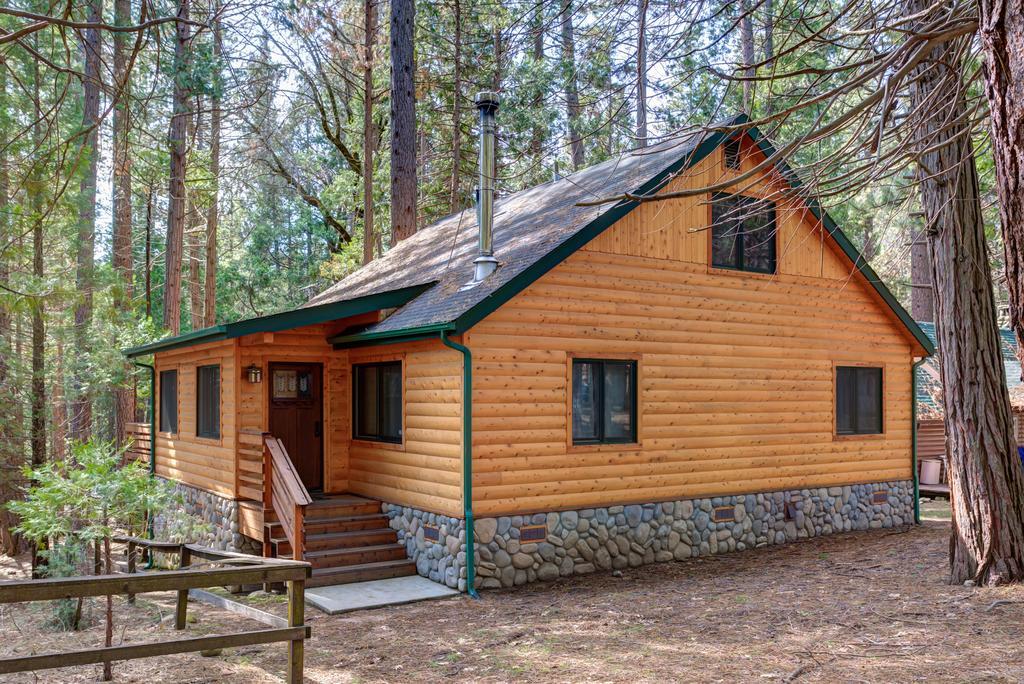 2N Big Pine Lodge Wawona Exterior photo