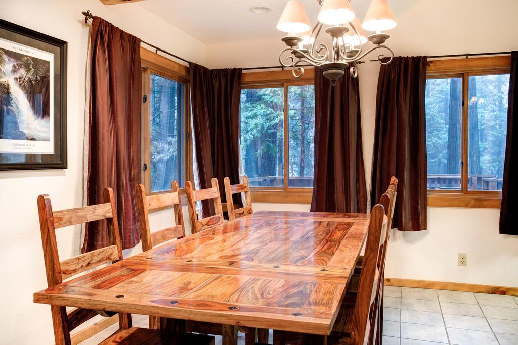 2N Big Pine Lodge Wawona Exterior photo