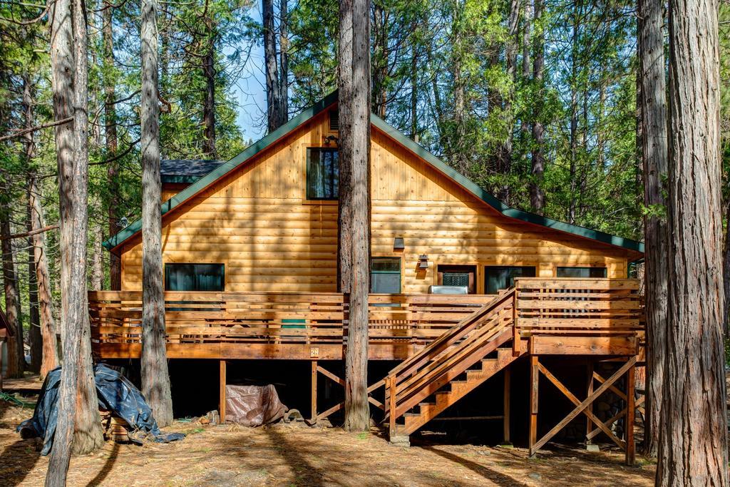 2N Big Pine Lodge Wawona Exterior photo