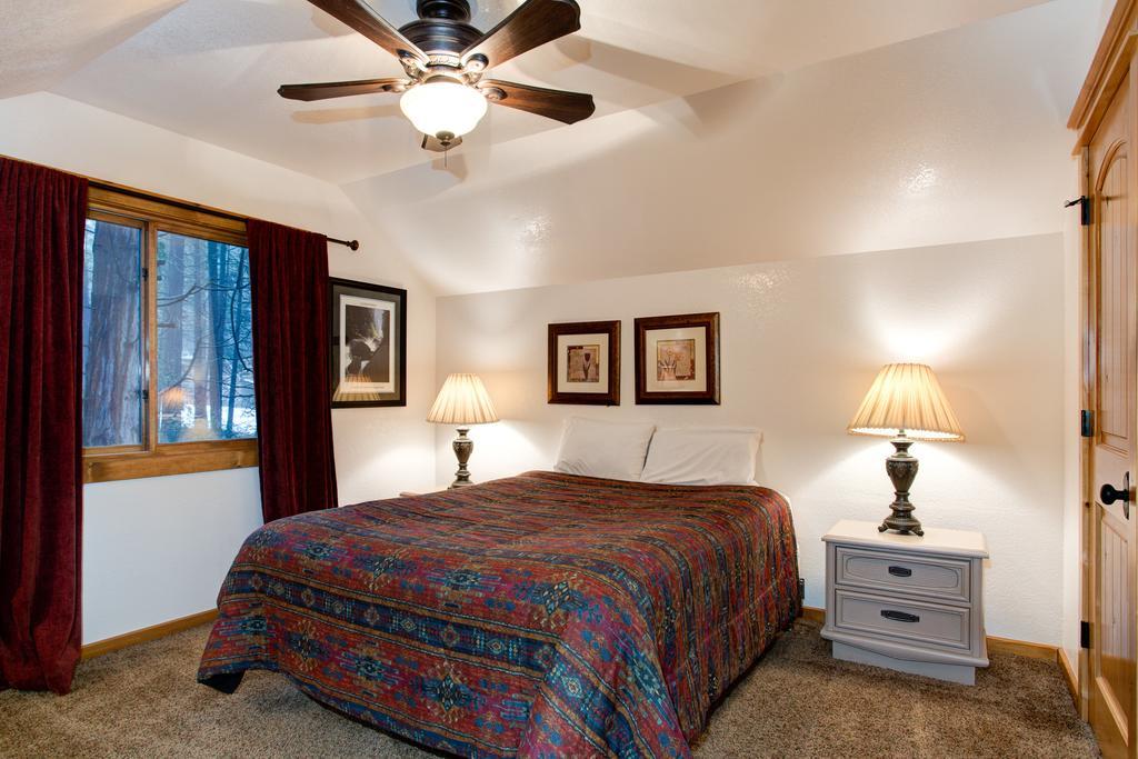 2N Big Pine Lodge Wawona Exterior photo