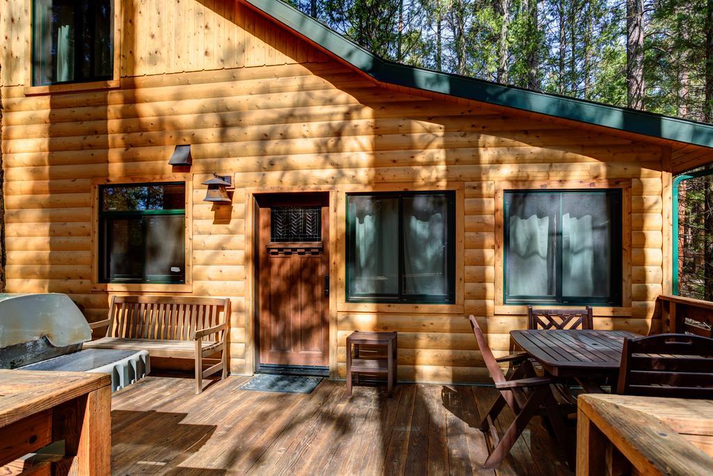 2N Big Pine Lodge Wawona Exterior photo